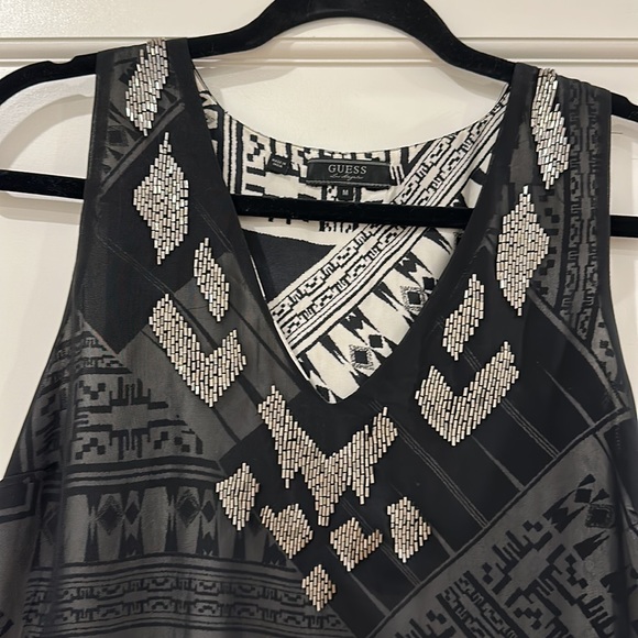 Guess top with beading and 2 layers - Picture 3 of 4